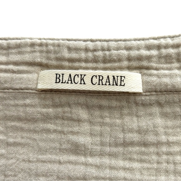 Black Crane Double Gauze Organic Cotton Square Shirt in Stone - Picture 7 of 8